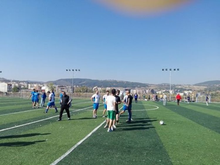 25 отбора участват в благотворителния турнир за детска площадка в „Байкал“, събрани са над 6000 лева