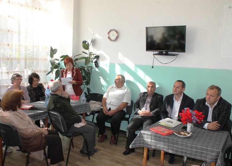 Възрастните хора в Ардино отбелязаха с тържество и почерпка своя Международен празник