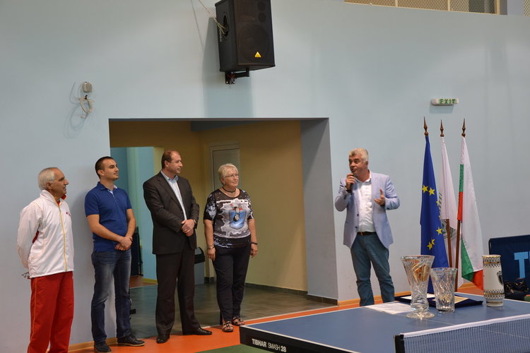 В Момчилград приключи Държавното първенство по тенис на маса за ветерани