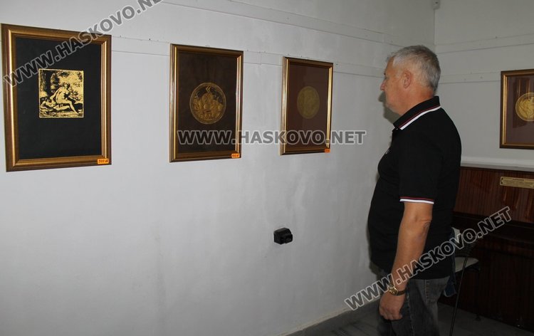 Древногръцко еротично изкуство представя в зала "Асен Крайшников" димитровградският художник Станко Гочев - Сего