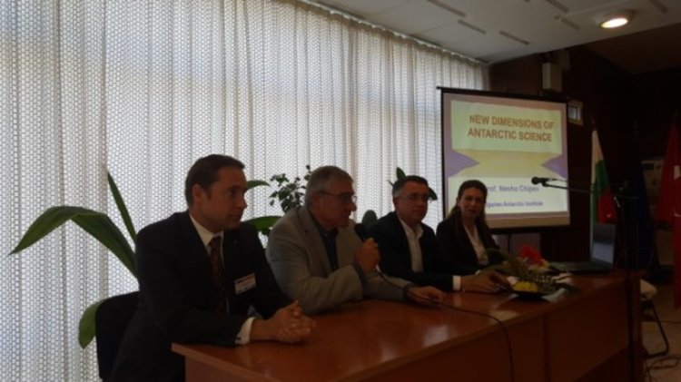 Млади антарктически учени от Балканите се събраха за първи път в Кърджали