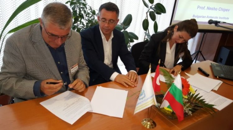 Млади антарктически учени от Балканите се събраха за първи път в Кърджали