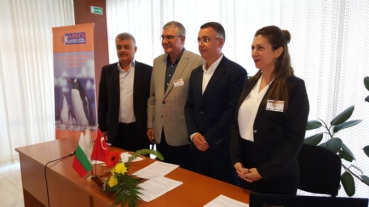 Млади антарктически учени от Балканите се събраха за първи път в Кърджали