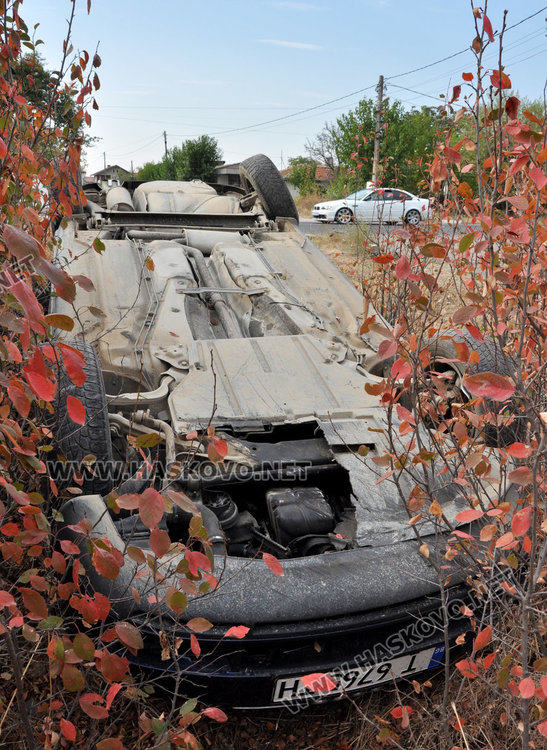 Строител обърна Ауди по таван в Конуш