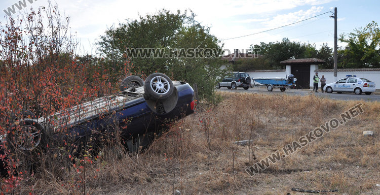 Строител обърна Ауди по таван в Конуш