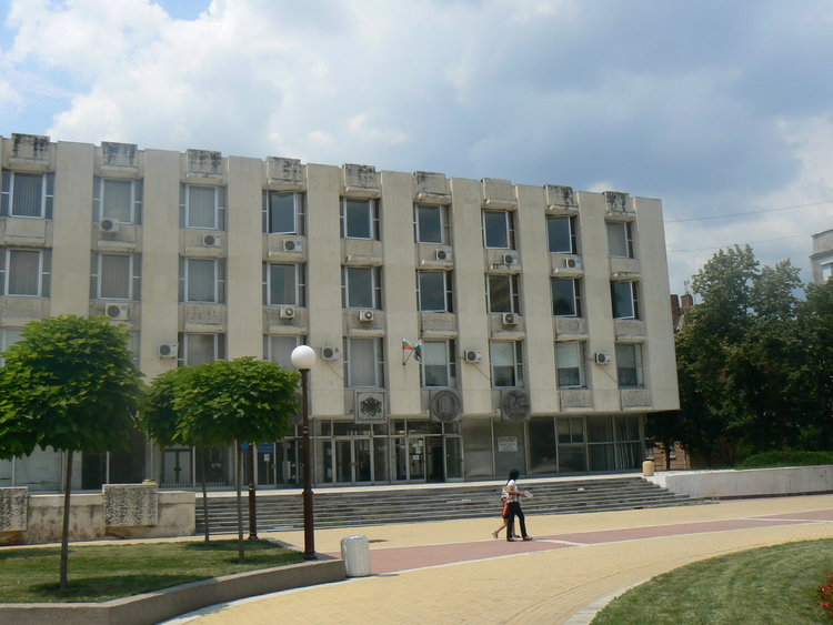 Задържаха крадеца на 45 000 лв. от търговец на Неделен пазар