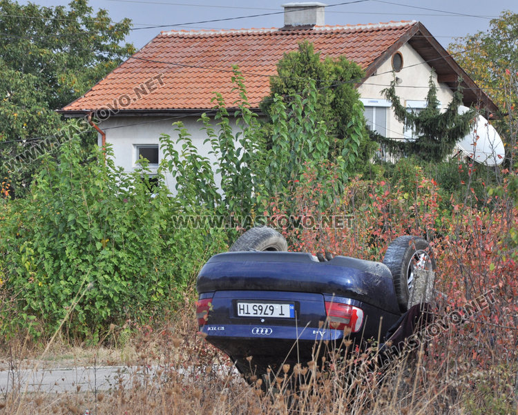 Строител обърна Ауди по таван в Конуш