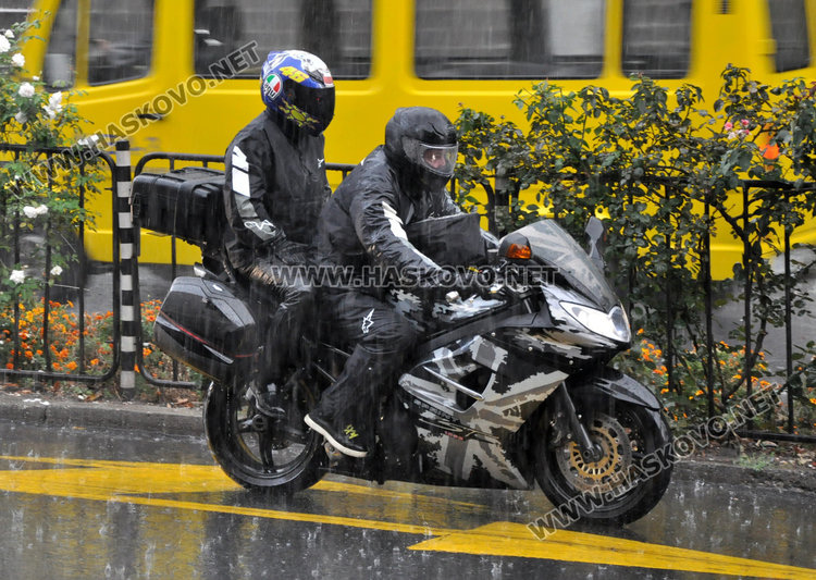 Проливен дъжд свари хасковлии неподготвени, утре пак