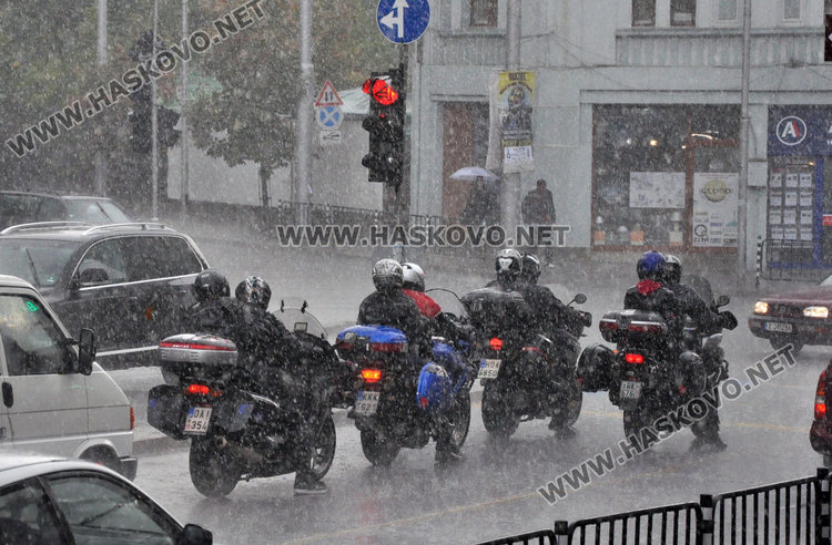 Проливен дъжд свари хасковлии неподготвени, утре пак