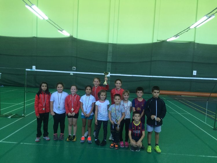 Отборът на момичетата от "Атлет" стана шампион при 11-годишните