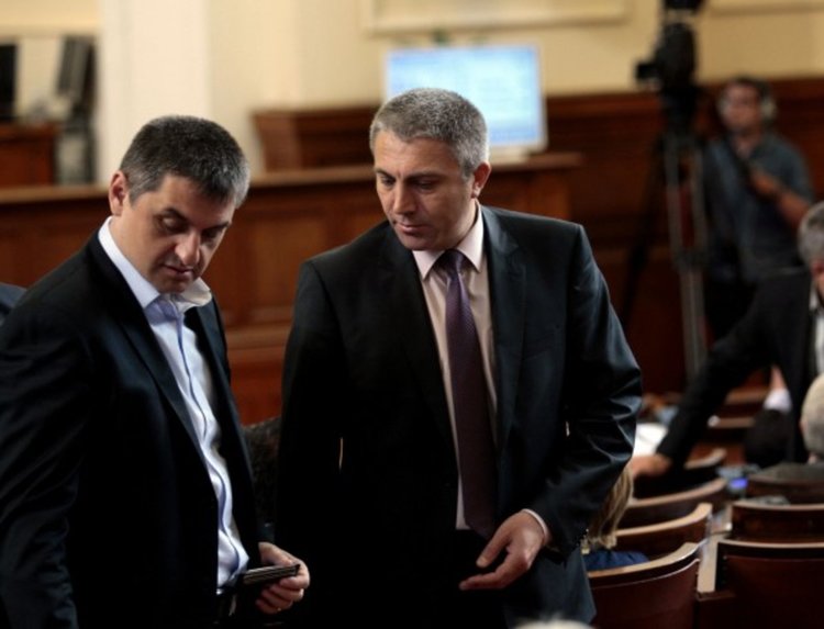 ДПС атакува ГЕРБ: Вот на недоверие за цялостната политика