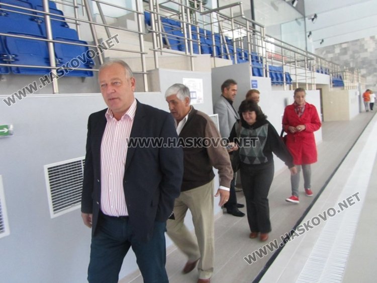 Басейнът в Смолян отвори врати за посетители, цените са повече от достъпни