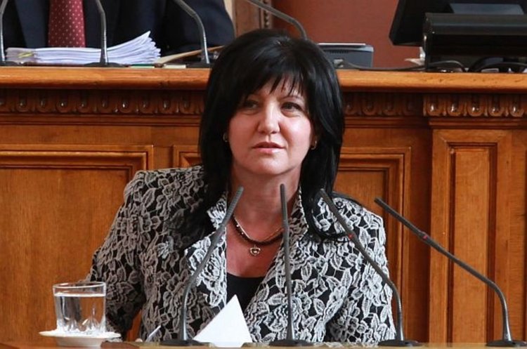 Цвета Караянчева: 17 е добър номер, 1+7 е 8 – числото на майката