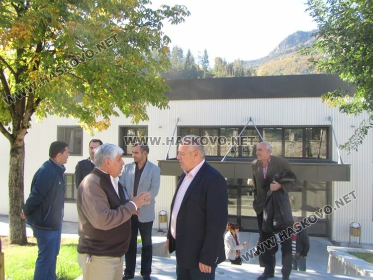 Басейнът в Смолян отвори врати за посетители, цените са повече от достъпни