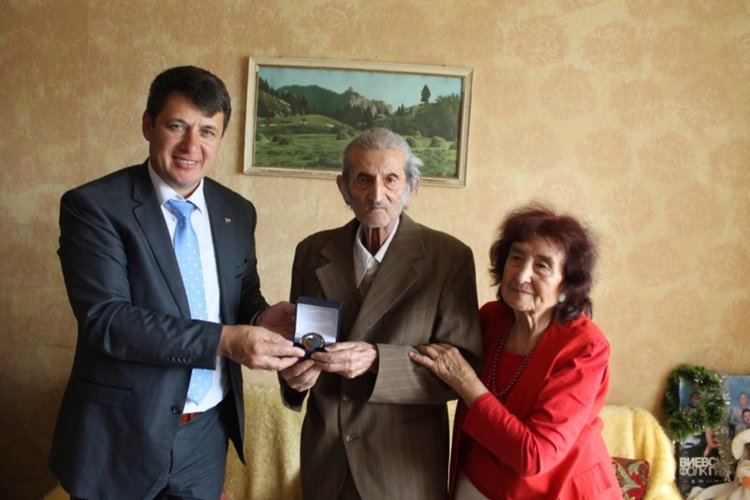 Ресми Мурад уважи 90-годишния юбилей на заслужилия учител, журналист и писател Георги Дамянов