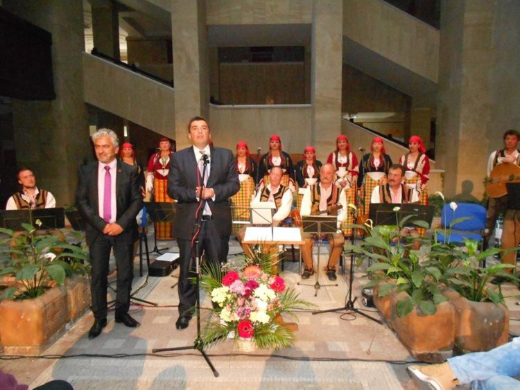 Фолклорен ансамбъл "Родопа" с премиера на уникалния спектакъл "Невястата" за празника на Смолян