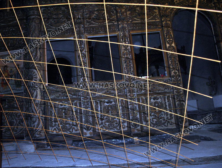 За първи път от век: ремонтират катедралния храм на Хасково