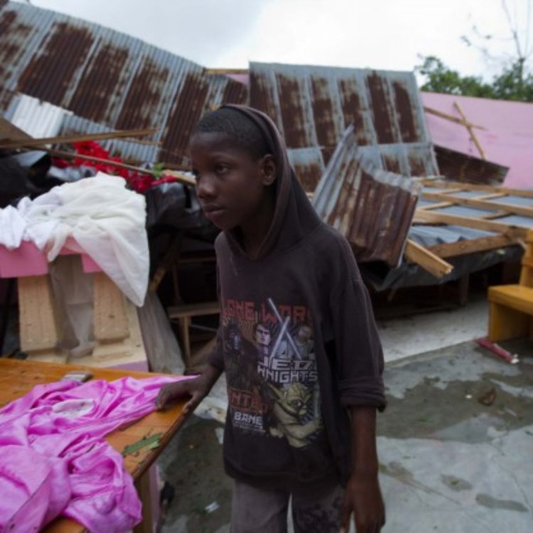 Близо 2 милиона души са призовани да се евакуират в САЩ