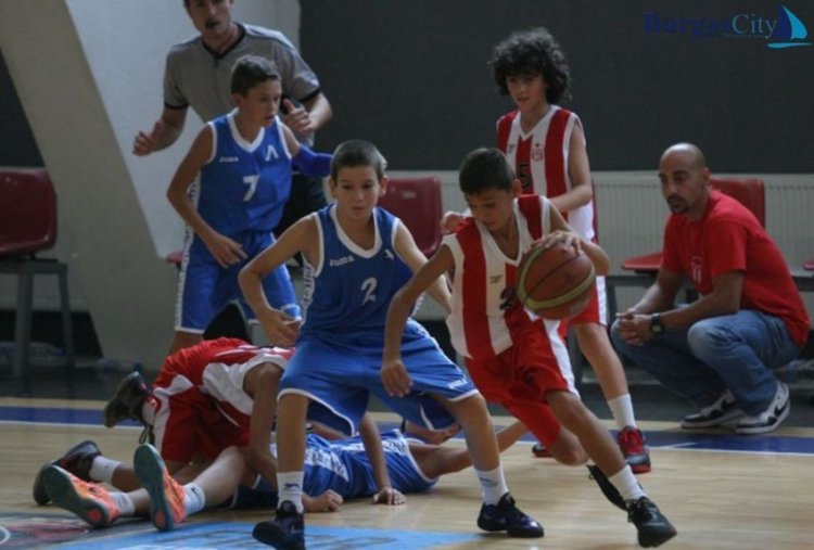 В Ардино организират благотворителен баскетболен мач за нуждаещ се ученик