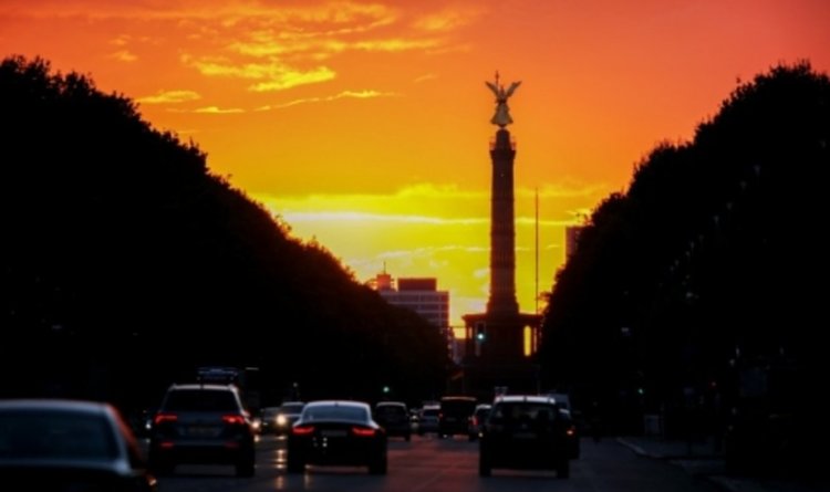  Тристранна коалиция ще управлява Берлин