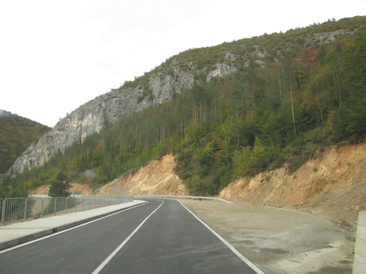 Завърши рехабилитацията на пътя между Рудозем и Смилян, ще улеснява трафика през пункта Рудозем-Гърция