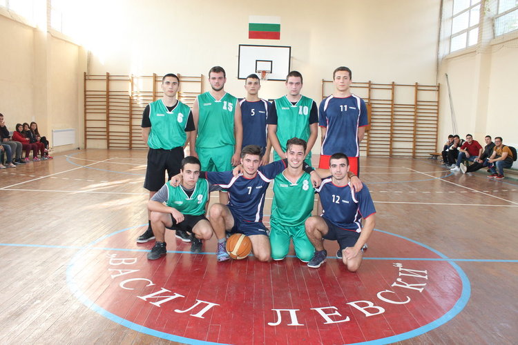 Ученици от Ардино организираха баскетболна среща с благотворителна инициатива