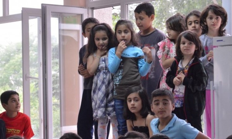 Швеция ни помага да интегрираме децата на бежанците