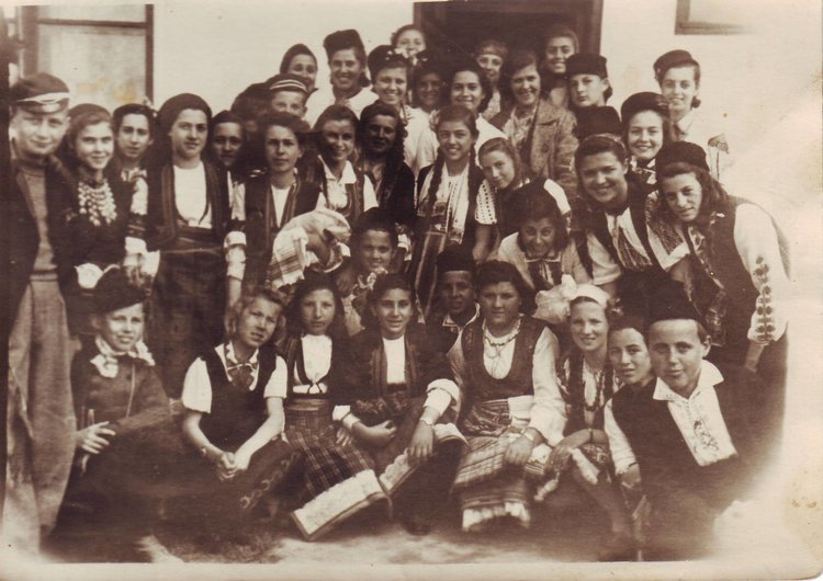 Дарители обогатиха фонда на Държавен архив-Кърджали 