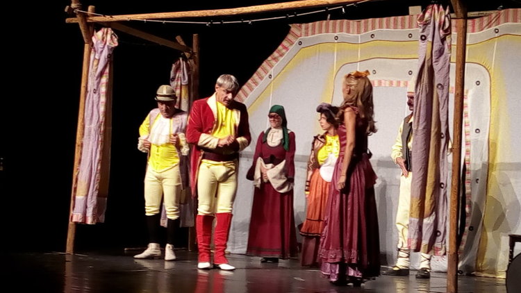 Гърбов флиртува на тема „Юруш към Авропата“ по покана на ГЕРБ