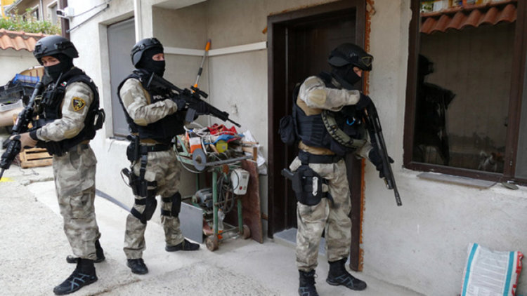 Антимафиоти задържаха шестима за трафик на хора