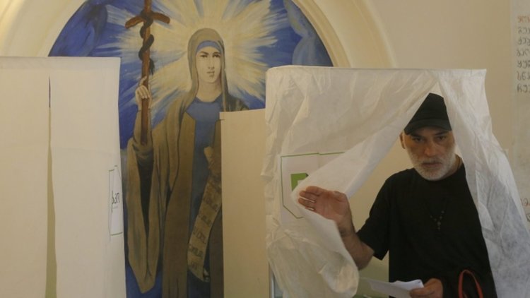 В Грузия гласуват на парламентарни избори