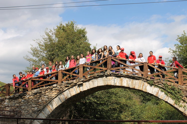 300 ученици поеха по стъпките на българската армия в Източните Родопи