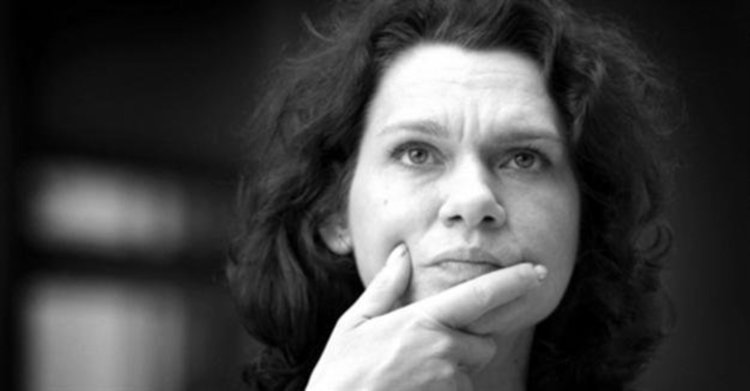 Жени от цял свят ще четат произведения на турска писателка, протестирайки срещу задържането ѝ