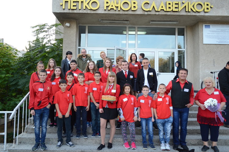 „Ръка за помощ“ навърши 20 години