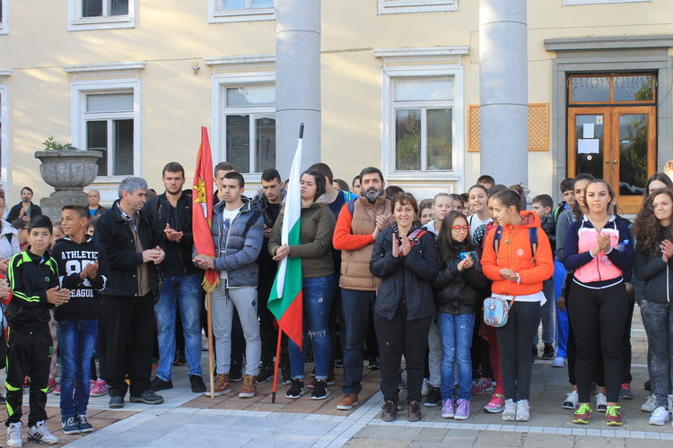 300 ученици поеха по стъпките на българската армия в Източните Родопи