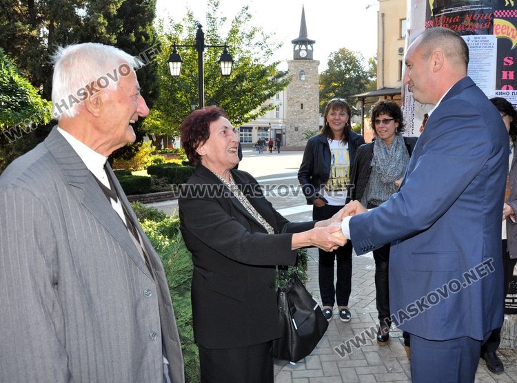 Хасково посрещна ген. Радев с прегръдка