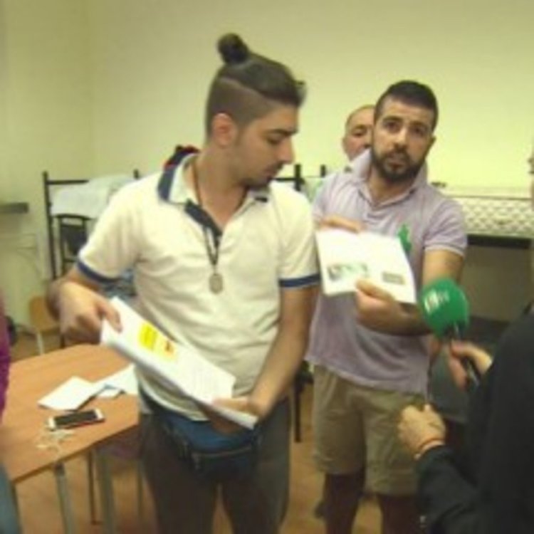 Гладната стачка на сирийските бежанци се отлага