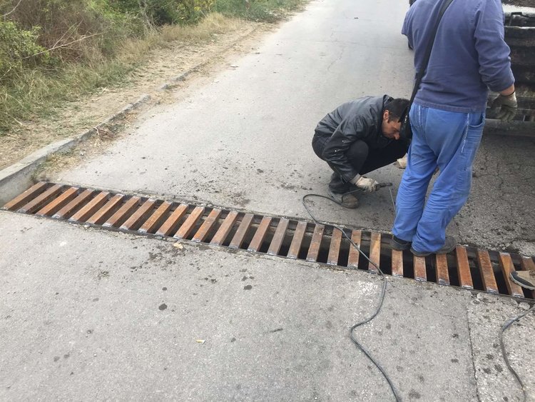 Отстраниха проблема по пътя за старите гробища в Димитровград