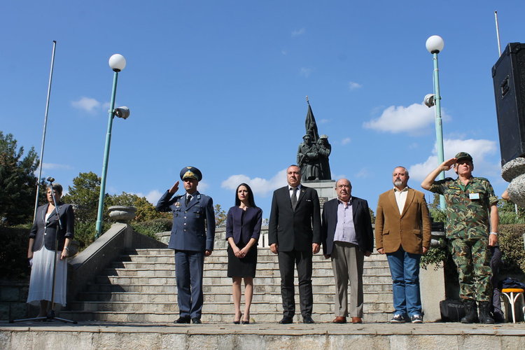 Завърши ученическият поход-поклонение „По стъпките на българската армия“