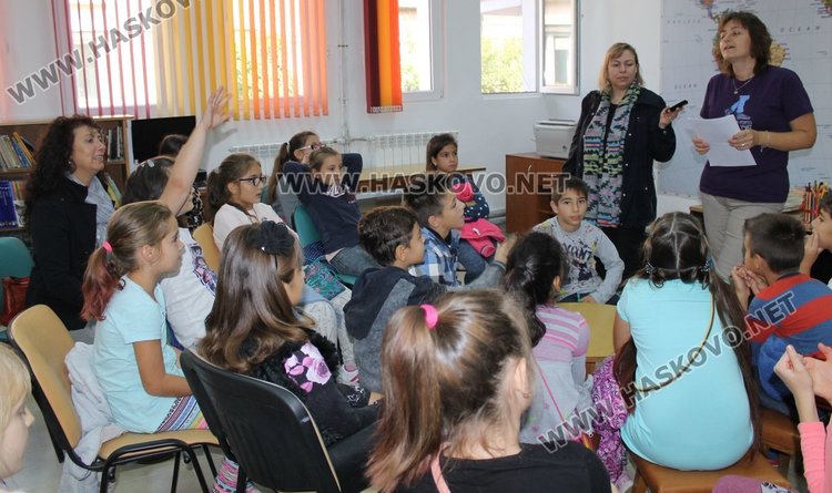 Каравеловци дадоха старт на националната седмица на четенето в Димитровград