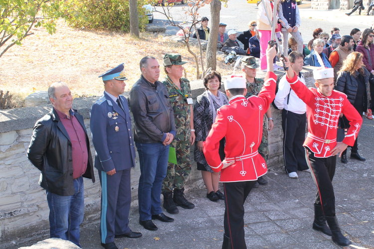 Завърши ученическият поход-поклонение „По стъпките на българската армия“