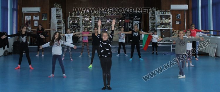 "Галаксико" се подготвя за участие в Балканска танцова олимпиада в Белград