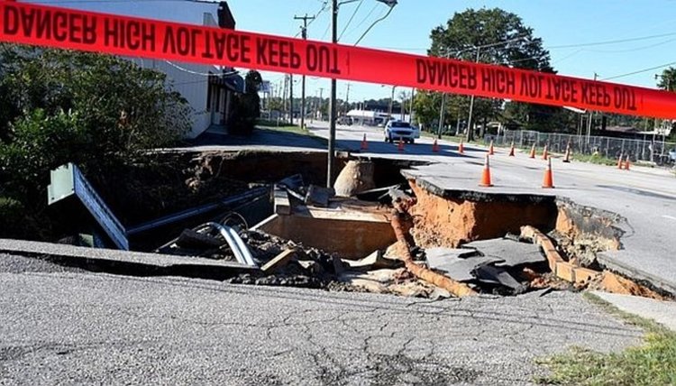 21 са жертвите от урагана Матю в САЩ, опасността остава