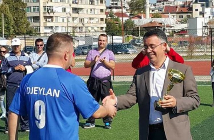 Хасан Азис награди победителите в областния благотворителен турнир по футбол за аматьори