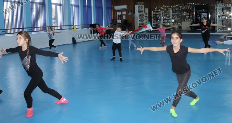 "Галаксико" се подготвя за участие в Балканска танцова олимпиада в Белград