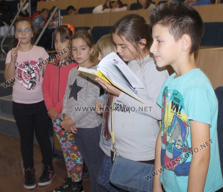 Каравеловци мериха знания в състезанието „Език свещен на моите деди“