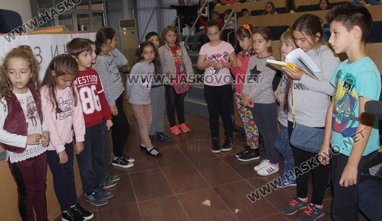 Каравеловци мериха знания в състезанието „Език свещен на моите деди“