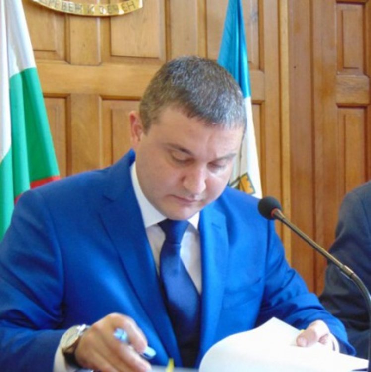 Декларацията за починал близък става право, а не задължение