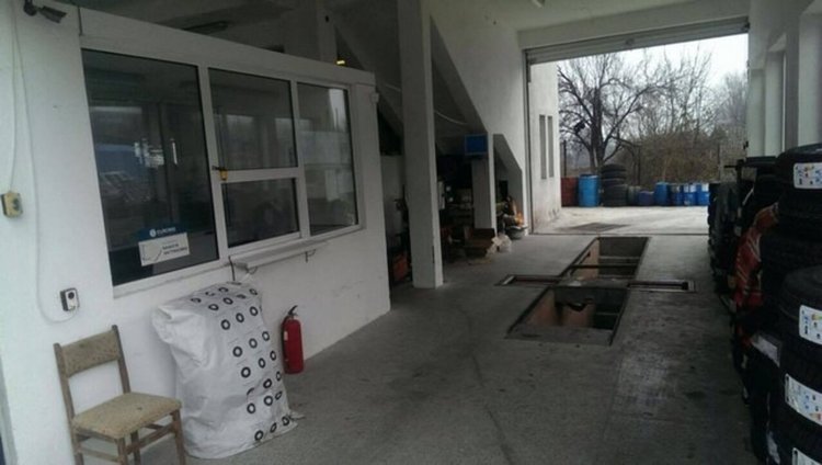 Чиновнически абсурди в Кърджали:Плащаш като поп данък на колата,връщат те от преглед