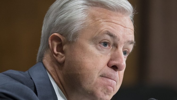 „Уелс Фарго” остана без шеф